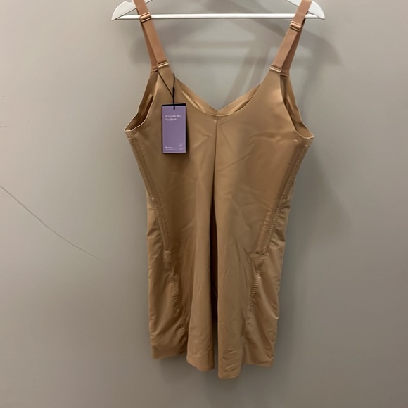 Honeylove Mid-Thigh Bodysuit Shapewear NWOT Medium Compression Nude Tan - Picture 5 of 10